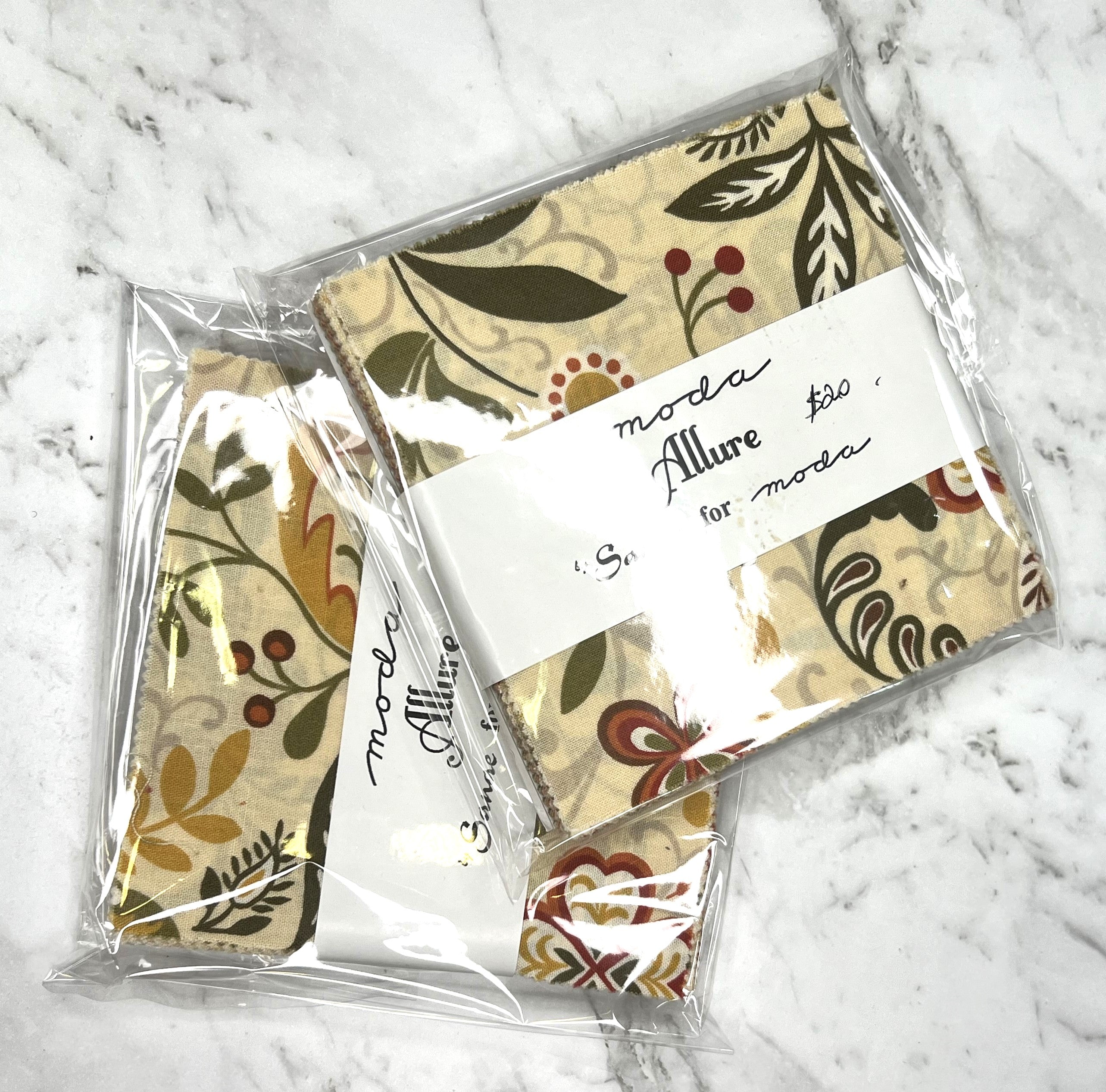 Moda - 5 Inch Charm pack - Allure