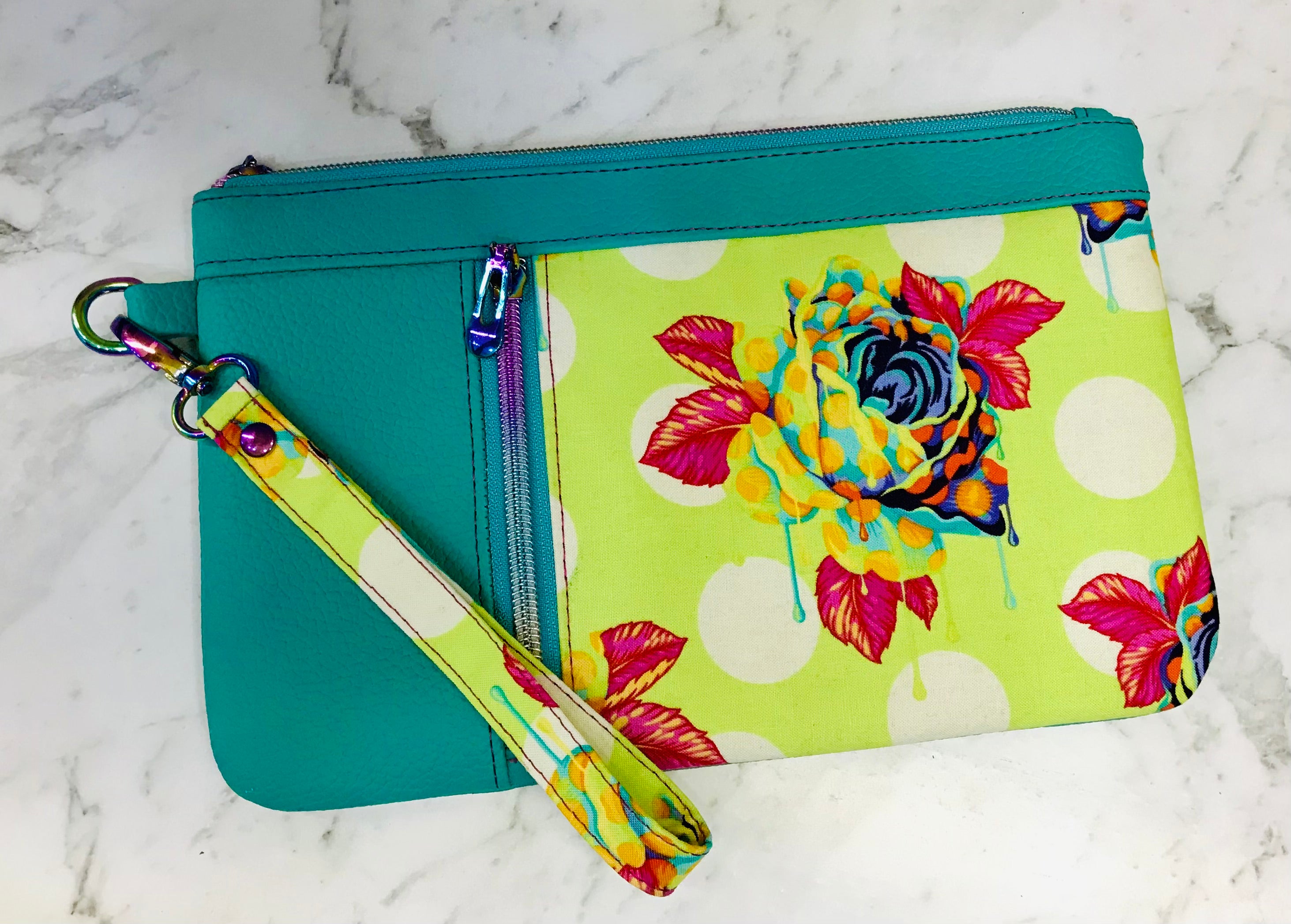 Zippy Clutch Wristlet - Tula pink - Painted roses - Sugar